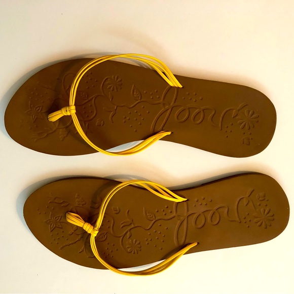 Reef yellow flip flop sandals  8 - Picture 1 of 5